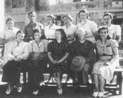 Part of the teaching staff of the school in Balachadi; source: Poles Association from India Part of the teaching staff of the school in Balachadi; source: Poles Association from India