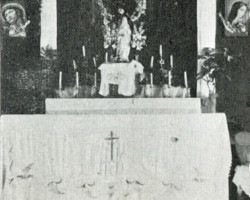The main altar in the church of the Polish refugee settlement in Valivade; source: Poles from India Association The main altar in the church of the Polish refugee settlement in Valivade; source: Poles from India Association