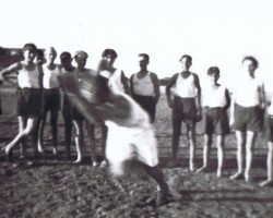 The last training before the start during the estate games, Balachadi, 1945; source: from the collection of Wiesław Stypuła The last training before the start during the estate games, Balachadi, 1945; source: from the collection of Wiesław Stypuła