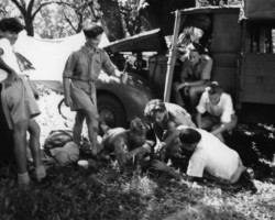 Scouts at a car mechanic course in Valivade; source: Poles from India Association Scouts at a car mechanic course in Valivade; source: Poles from India Association
