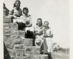 Polish Girl Scouts in Valivade during a patrol; source: Poles from India Association Polish Girl Scouts in Valivade during a patrol; source: Poles from India Association