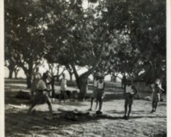 Polish refugees from the Soviet Union after arriving by sea from Iran to India, in transit camps near Karachi; source: Poles' Association in India Polish refugees from the Soviet Union after arriving by sea from Iran to India, in transit camps near Karachi; source: Poles' Association in India