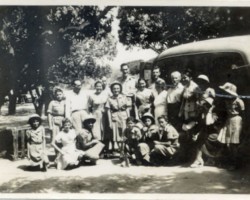 Polish refugees from the Soviet Union after arriving by sea from Iran to India, in transit camps near Karachi; source: Poles' Association in India Polish refugees from the Soviet Union after arriving by sea from Iran to India, in transit camps near Karachi; source: Poles' Association in India