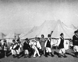 Polish children in traditional Krakow and highlander costumes at the Country Club camp; source: Poles from India Association Polish children in traditional Krakow and highlander costumes at the Country Club camp; source: Poles from India Association