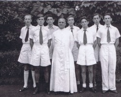Polish high school graduates from the Bombay convention, 1947; source: from the collection of Wiesław Stypuła (photo by Jan Siedlecki) Polish high school graduates from the Bombay convention, 1947; source: from the collection of Wiesław Stypuła (photo by Jan Siedlecki)