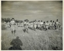 oung Polish refugees from the Soviet Union to India, organized into scout teams and troops in camps near Karachi; source: Poles from India Association oung Polish refugees from the Soviet Union to India, organized into scout teams and troops in camps near Karachi; source: Poles from India Association
