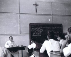 Interior of lecture halls in the convent in Bombay; source: from the collection of Wiesław Stypuła (author of the photo - Jan Siedlecki) Interior of lecture halls in the convent in Bombay; source: from the collection of Wiesław Stypuła (author of the photo - Jan Siedlecki)