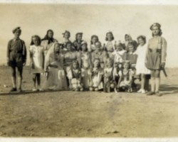 Polish refugees in a transit camp near Karachi after artistic performances; source: Poles from India Association Polish refugees in a transit camp near Karachi after artistic performances; source: Poles from India Association