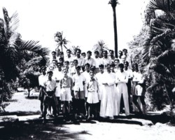 Polish and Indian youth during a retreat at the convent in Bombay, 1947; source: from the collection of Wiesław Stypuła Polish and Indian youth during a retreat at the convent in Bombay, 1947; source: from the collection of Wiesław Stypuła